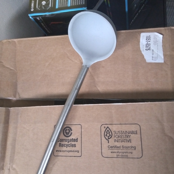 Kitchen ware - Picture 12 of 16